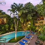Los Arcos Suites 